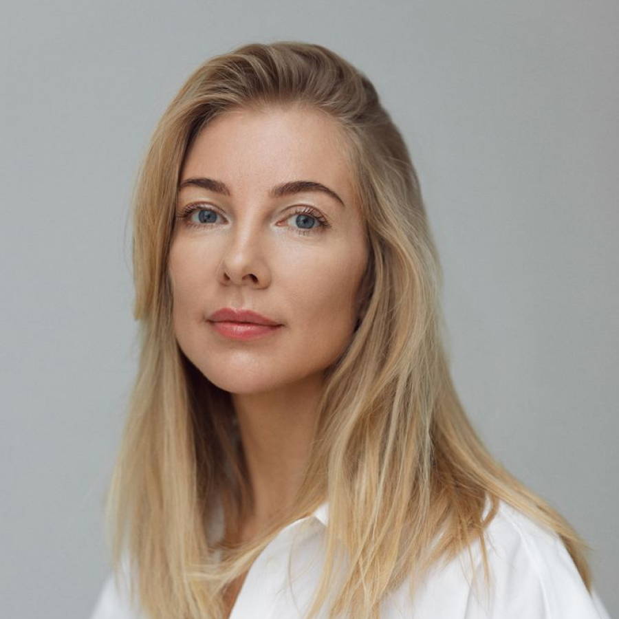 Нина Максимова